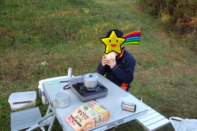 神割崎キャンプ場で朝食