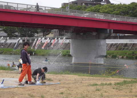 広瀬川で遊ぼう！2015でペットボトルロケットを発射！
