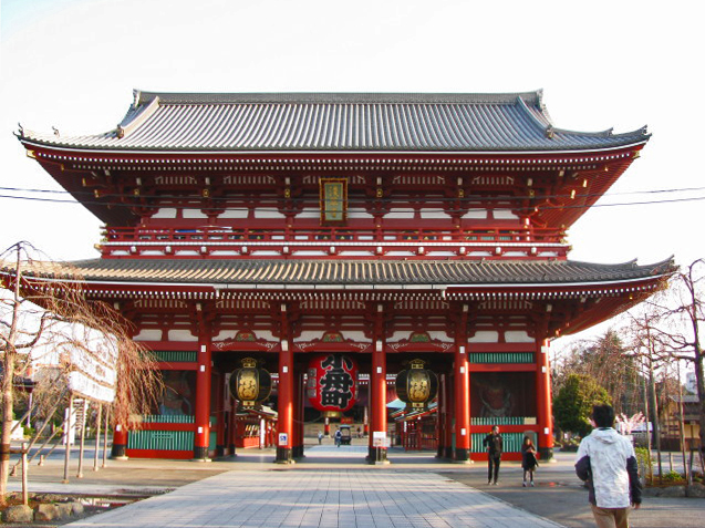 小船町と書かれた提灯がある建物