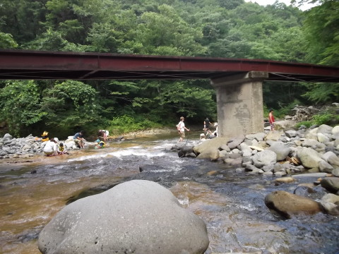 二口渓谷で川遊び