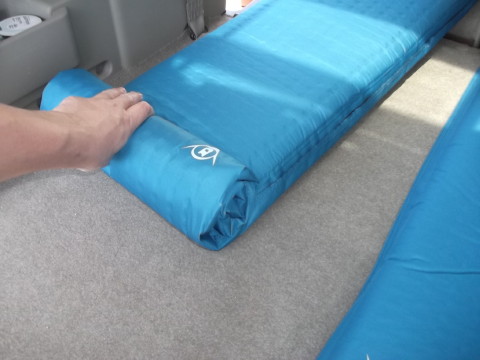 マットを巻いていく