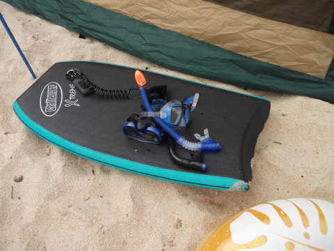 ボディーボードとシュノーケル