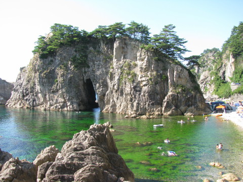 笹川流れの眼鏡岩
