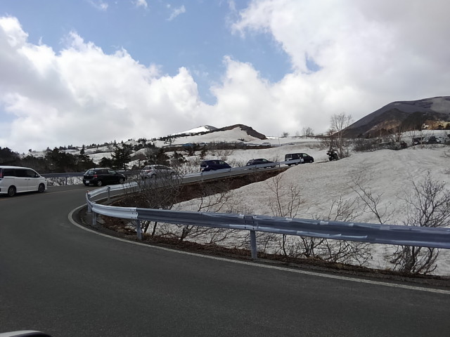 雪の回廊を目指して蔵王エコーラインを上る