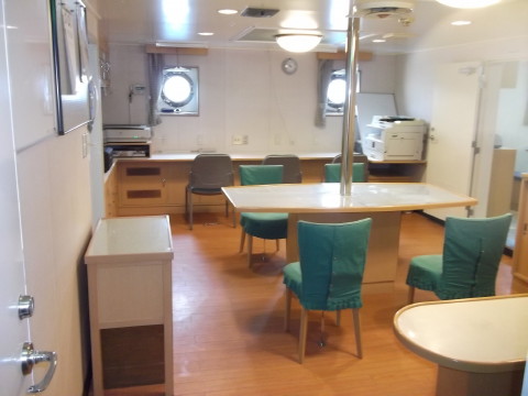 宮城丸の船内学習室