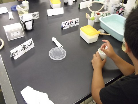 石巻専修大学で実施された「科学の祭典2014」で「スーパーボールを作ろう！」に挑戦！