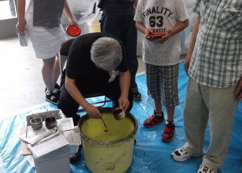 鳴子漆器作りに挑戦