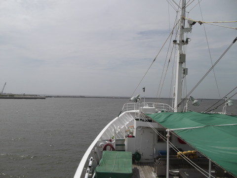 宮城丸で石巻港を出航