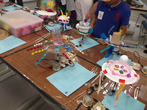 出来上がった作品を並べて品評会