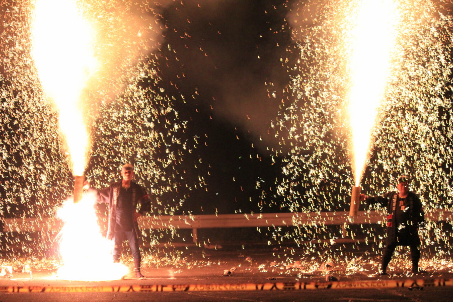 手筒花火が消える時の爆発のようなもの
