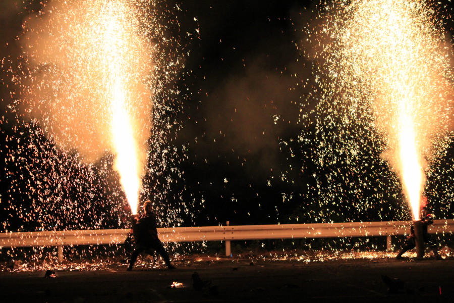 手筒花火（二人）