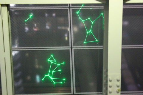 ＡＥＲ展望台のレーザーイルミネーション