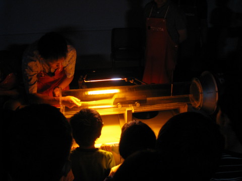 実験装置を使って空気の流れを実際に見てみる