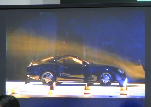 車が走行するときの空気の流れを見る映像