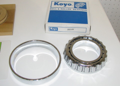 KOYOのベアリングが展示してあった