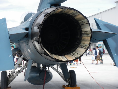 F-2戦闘機の後方エンジン部分
