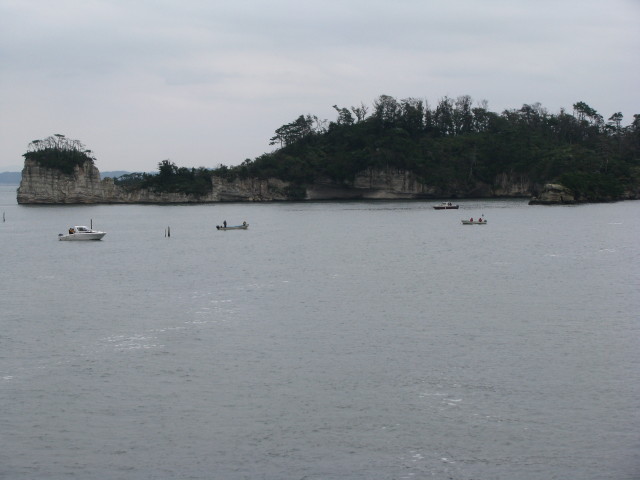 塩釜港に停泊している釣り船