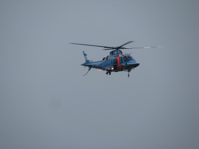 宮城県警察航空隊所属のヘリコプター「くりこま」が飛行