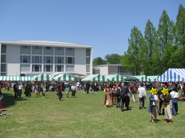 国際祭り会場の広場の様子