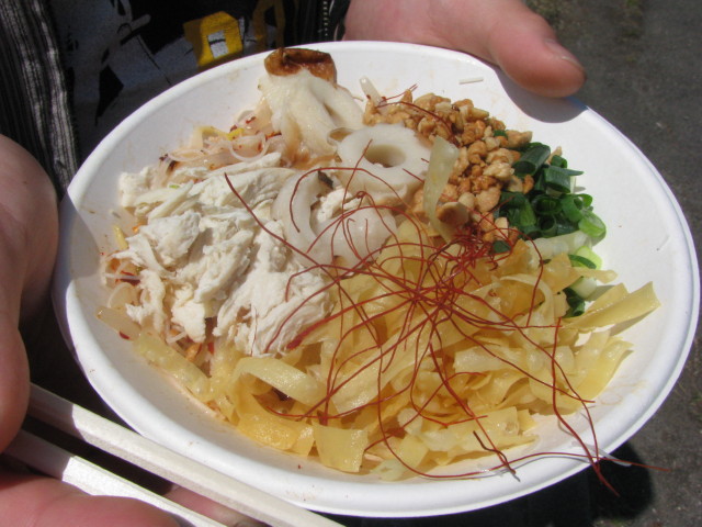 トムヤム汁なし麺