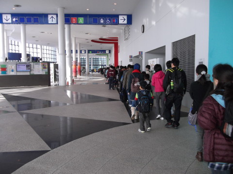 会場入り口は大渋滞･･･。