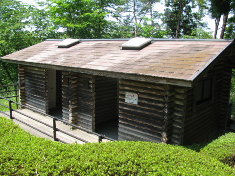 大亀山森林公園の管理用横にあるトイレ