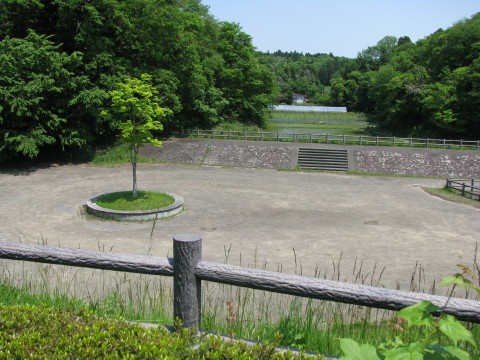 キャンプ場の横にある広場