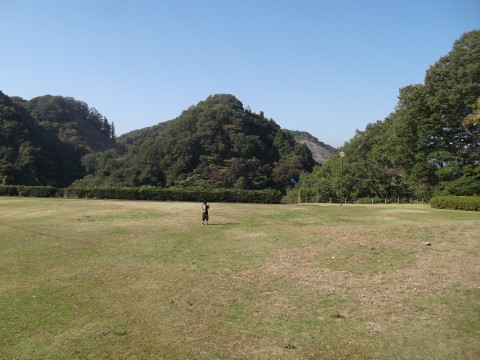 「遊具広場」なのに遊具が無い･･･。